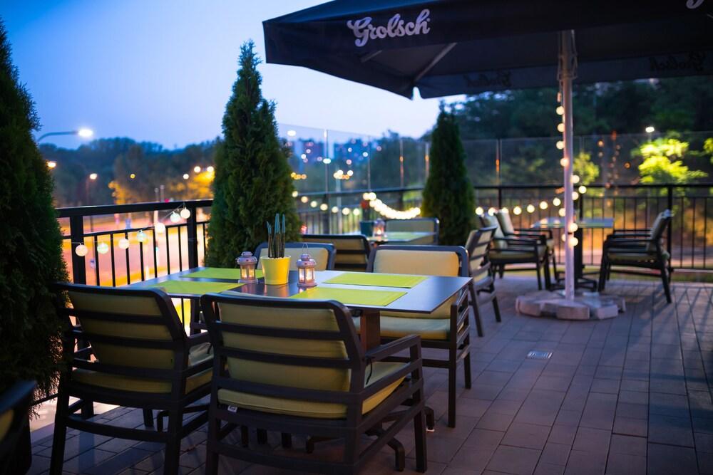Hampton By Hilton Lublin Hotel Exterior foto